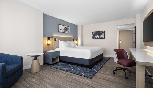 Suite, 1 King Bed (Communication, Transfer Shower)