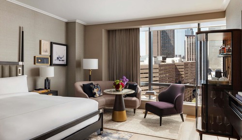 Grand Room, 1 King Bed, Accessible (Mobility Access)