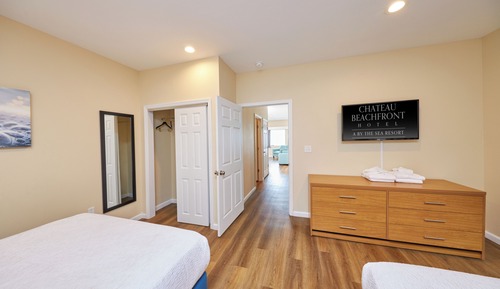 Beachfront Penthouse - Queen/Queen with Kitchen
