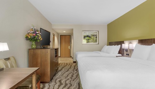 Standard Room, 2 Queen Beds, Refrigerator & Microwave, River View
