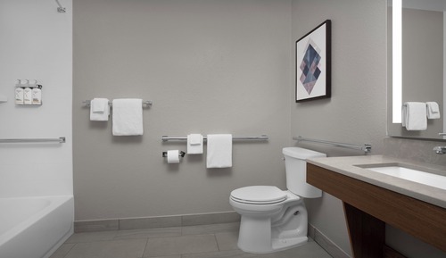 Studio, 2 Queen Beds, Roll-in Shower (Mobility Accessible)