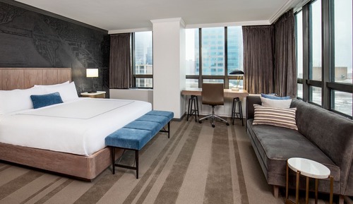 Room, 1 King Bed, Corner