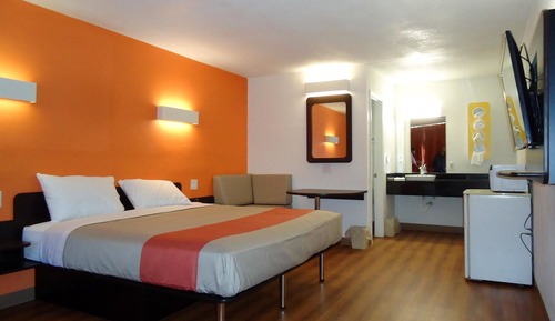 Deluxe Room, 1 King Bed, Smoking, Refrigerator & Microwave