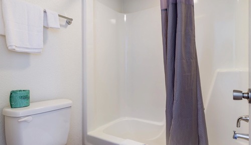 Deluxe Room, 1 King Bed, Non Smoking, Refrigerator & Microwave