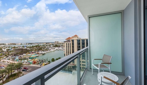 Deluxe Room, Multiple Beds (King Bunk Bed, Intracostal View)