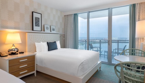 Deluxe Room, 2 Queen Beds (Intercostal View)