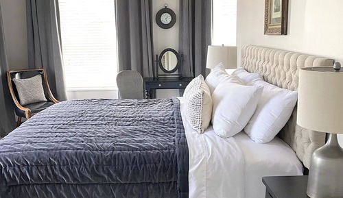 Room, 1 King Bed (The Jordan, Suite 2)