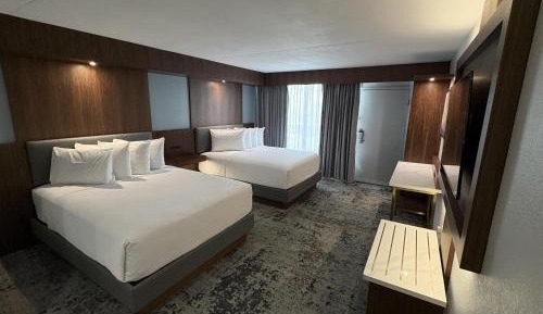 Queen Room with Two Queen Beds - Non-Smoking
