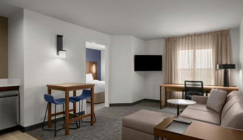 One-Bedroom Queen Suite with Sofa Bed and Roll-in Shower - Mobility and Hearing Accessible