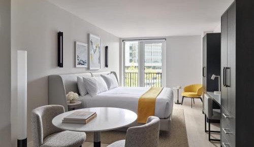 King Room with Furnished Balcony