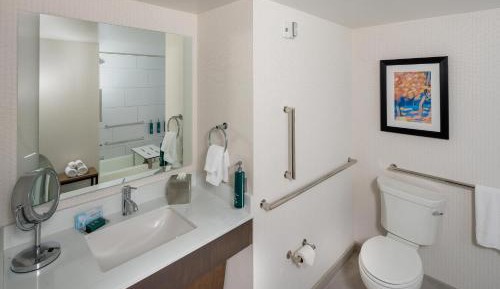 King Room with Mobility Accessible Tub