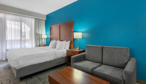 King Room with Sofa Bed and Balcony