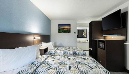 2 Full Beds | Suite, Non-Smoking, Micfridge