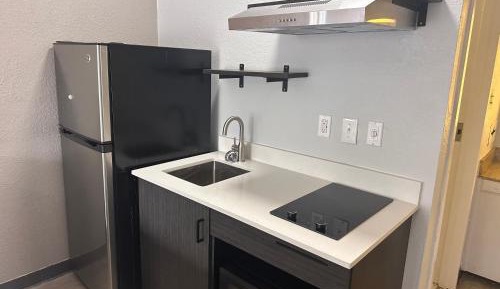 2 Full Beds | Non-Smoking, Kitchen
