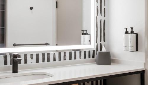 King Studio Suite with Tub