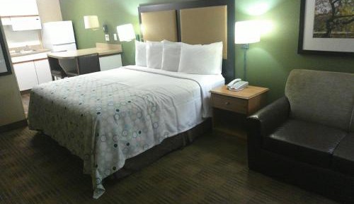 Studio King Room with Sofa Bed Non-Smoking
