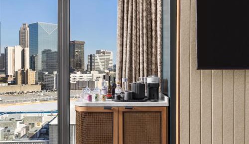 Deluxe One Bedroom Suite