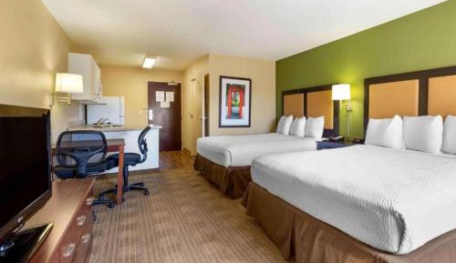2 Queen Beds | Mobil Access Tub Nsmk Kitchen