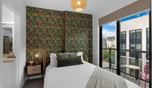 One-Bedroom Apartment with Balcony