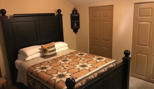 Queen Suite with Spa Bath