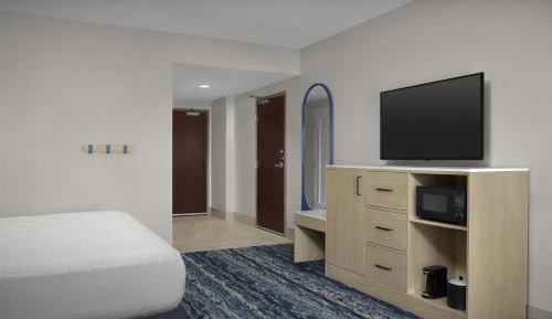 King Room with Sofa Bed - Non-Smoking