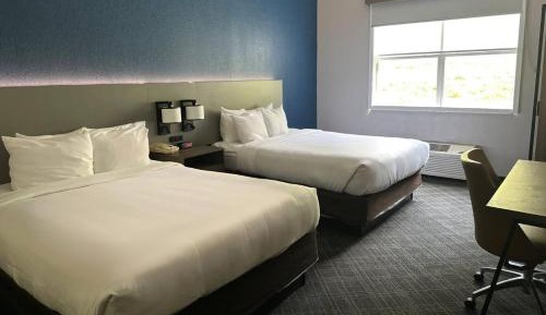 Queen Room with Two Queen Beds - Non-Smoking