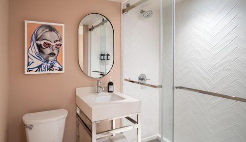 Deluxe King Room - Hearing Accessible