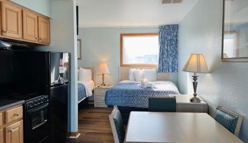Deluxe studio Suite with Two Double Beds - First Floor - Non-Smoking