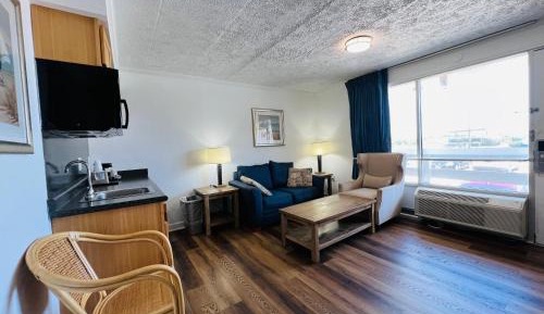 Double Suite with Two Double Beds - Non-Smoking
