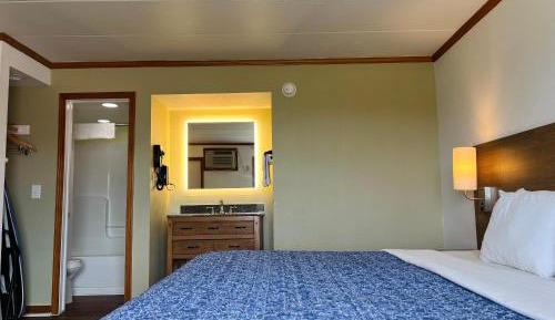 King Room with Ocean View - Non-Smoking