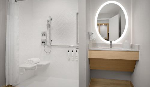 One-Bedroom King Suite with Sofa Bed and Roll-In Shower - Mobility and Hearing Accessible