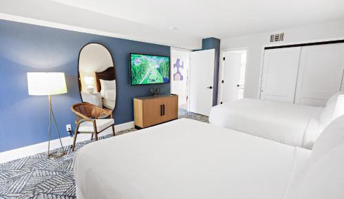 Renovated One Bedroom Suite - Two Queen Beds