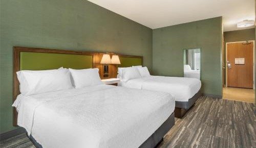 Queen Room with Two Queen Beds and Balcony - Non-Smoking