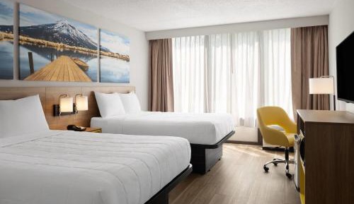 Double Room with Two Double Beds and Roll-In Shower - Mobility Accessible/Non-Smoking