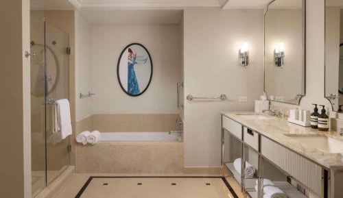 Luxury Family King Suite with Balcony