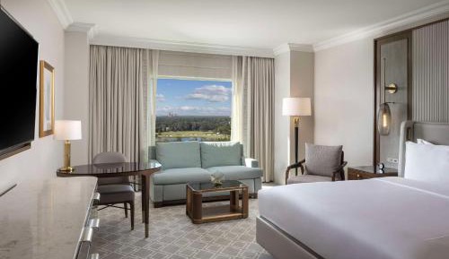 Deluxe King Room with Bath Tub and View - Mobility Access