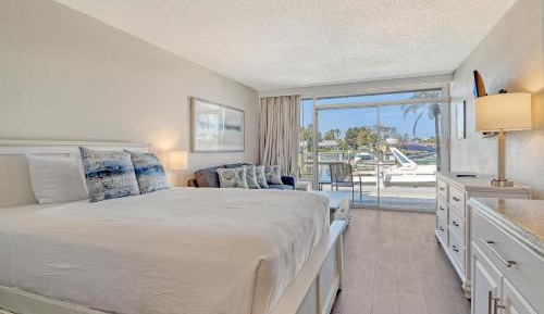 Deluxe Suite with Sea View