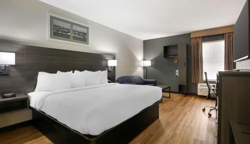 King Suite with Sofa Bed and Kitchenette - Non-Smoking