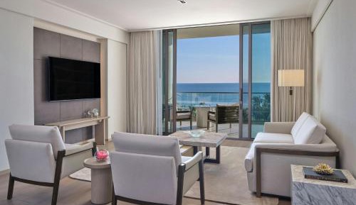 Mabel Ringling King Suite with Sofa Bed and Ocean View