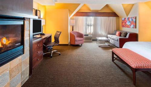 King Room with Fireplace and Sofa Bed