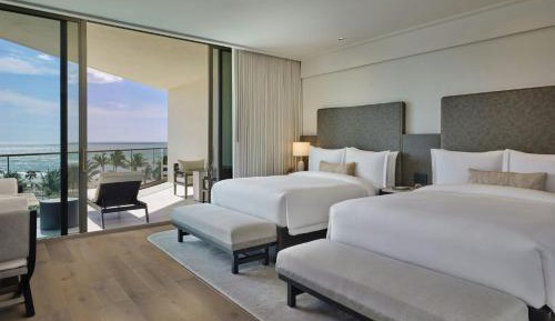 Grand Deluxe Queen Room with Ocean View