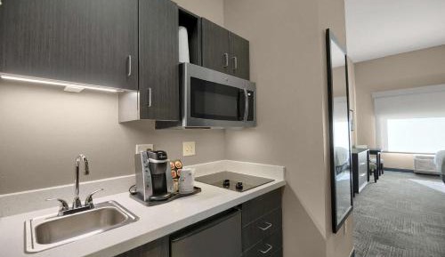 Queen Room with Two Queen Beds and Kitchenette