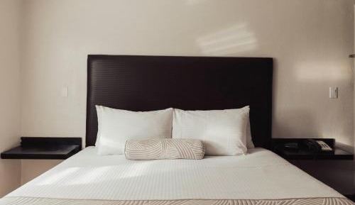 Classic Room - ADA - 1 King Bed