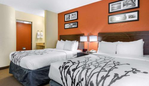 Double Room with Roll-In Shower - Accessible/Non Smoking