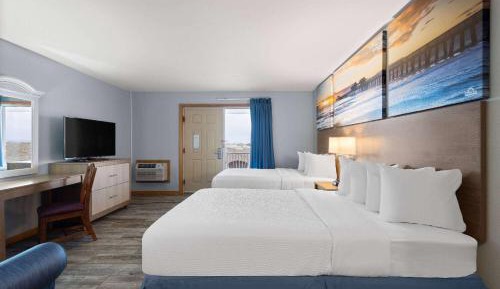 Queen Room with Two Queen Beds - Non-Smoking (Dunefront First Floor)