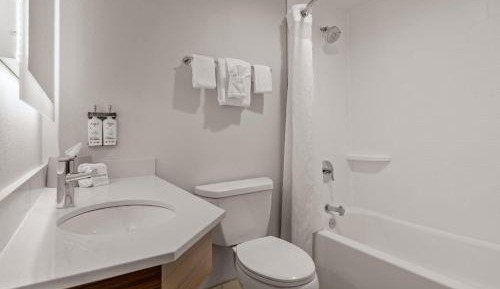 Deluxe Double Room with Two Double Beds - Non-Smoking