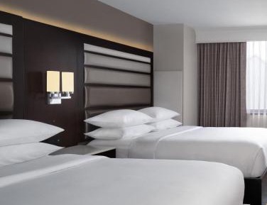 Queen Room with Two Queen Beds - Hearing Accessible