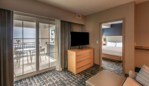 One Bedroom Suite, Oceanview, One King Bed, Sofa Bed with Balcony
