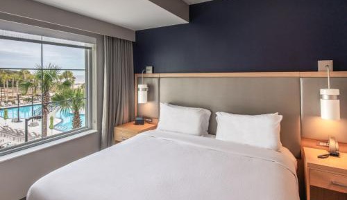 Studio, Oceanview, One King Bed, Sofa Bed with Balcony 