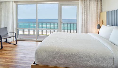 One-Bedroom Executive Suite with Balcony - Gulf Front